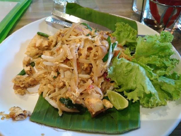 seafood phad thai with salad