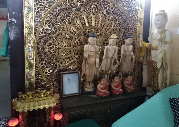massage room buddha statues