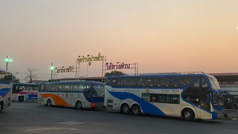 buses mo chit station