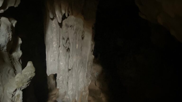 inside tham phu kham cave