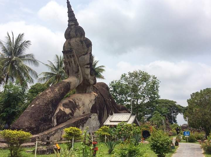 buddha sculpture