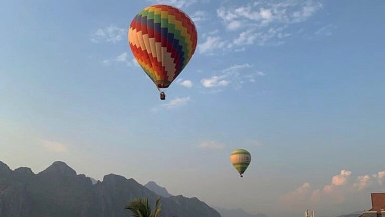vang vieng hot air balloon