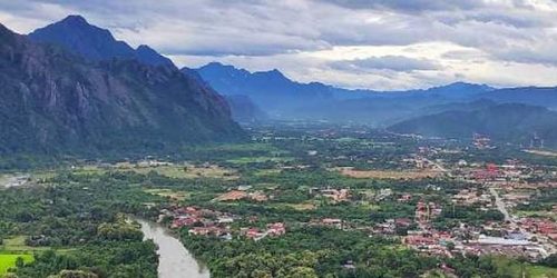 vang vieng mountains